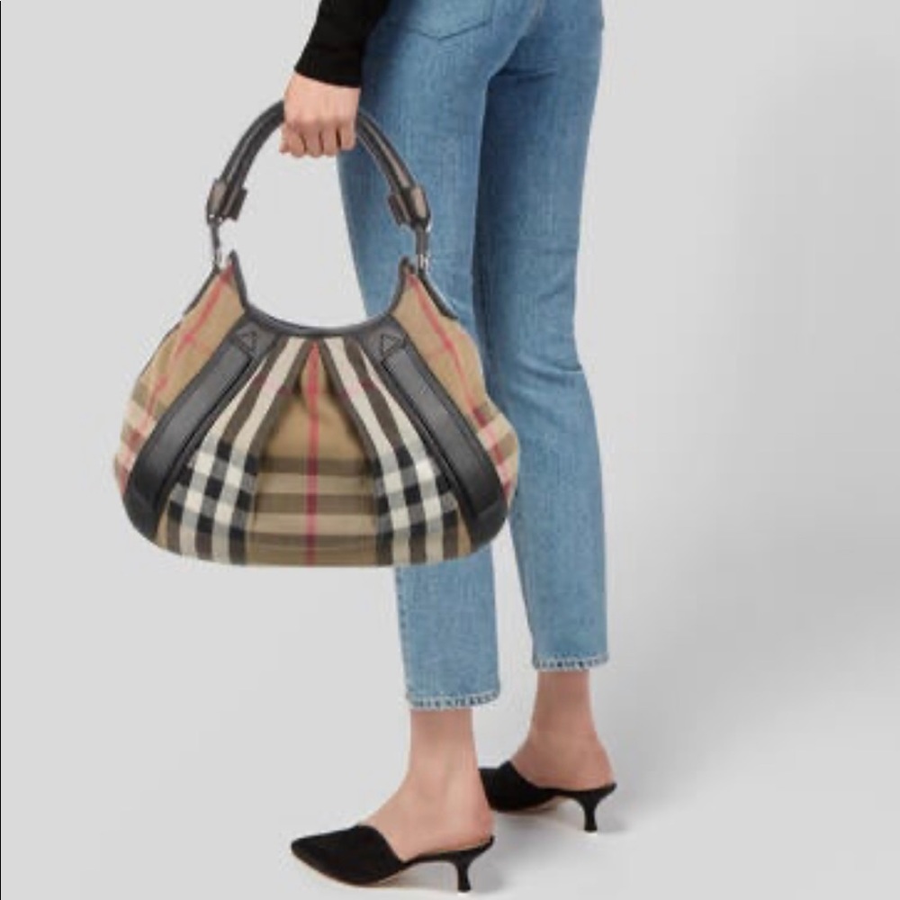 Burberry woman purse 👜